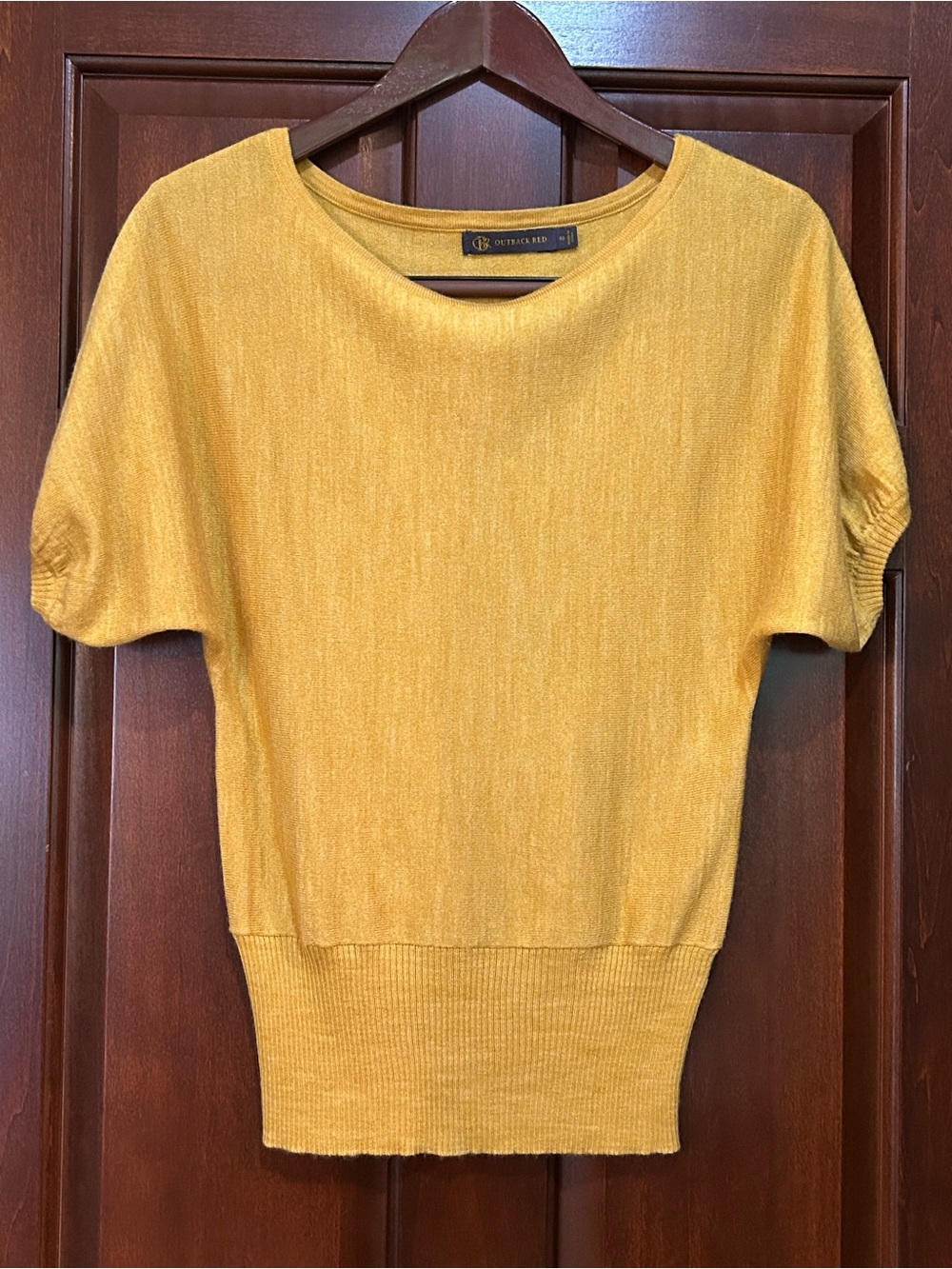 Outback Red XS 50% Merino Wool Mustard Knit Sweater